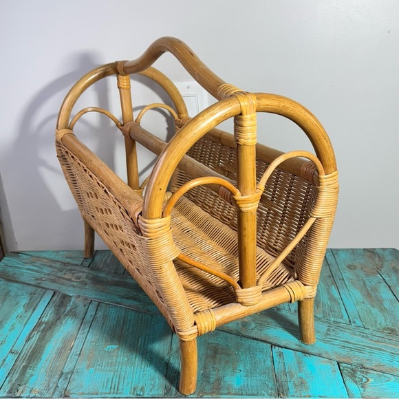Decorative Vintage Bamboo/Rattan Magazine Rack  Heart Shape - Picture 2 of 10